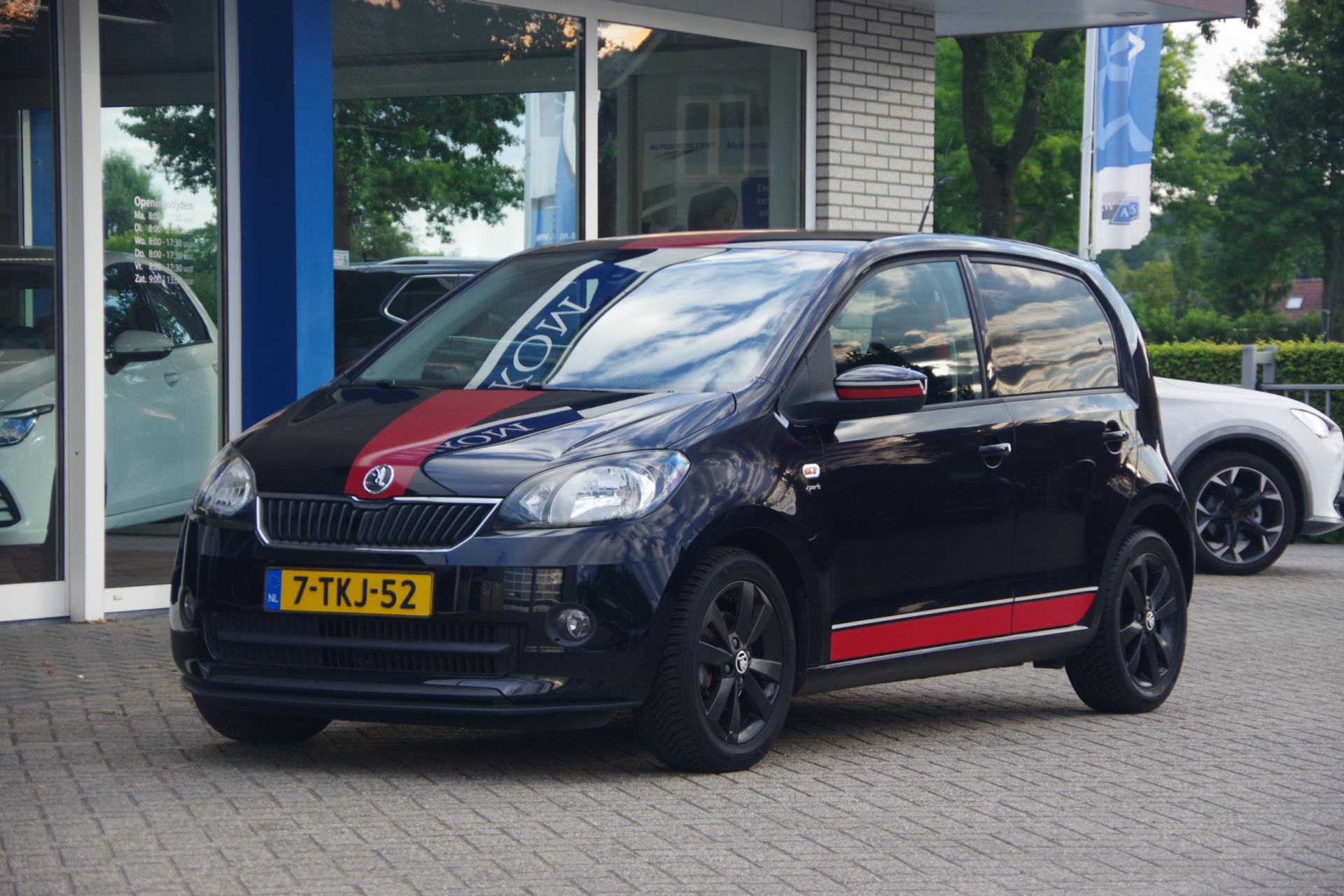 46711195-1.jpg